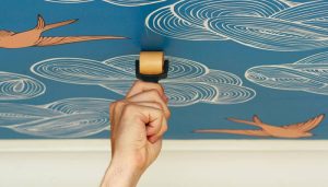 نصب کاغذ دیواری روی سقف